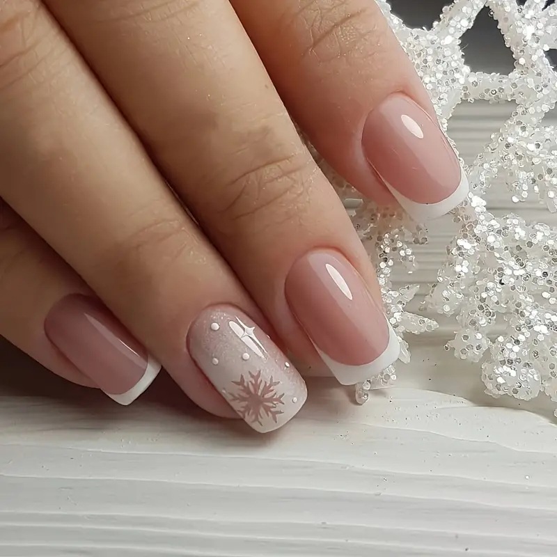 False Nails Short Square Gradient Dyed Hollow Snowflake French Sweet Girl Suitable For Autumn And Winter Wear False Nails