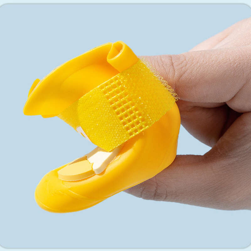 Geltoni 3D animaciniai mielas kiaušinio formos meškiukas su lipdukais, vandeniui atspariais pavasario/vasaros bateliais šunims_voghion.com