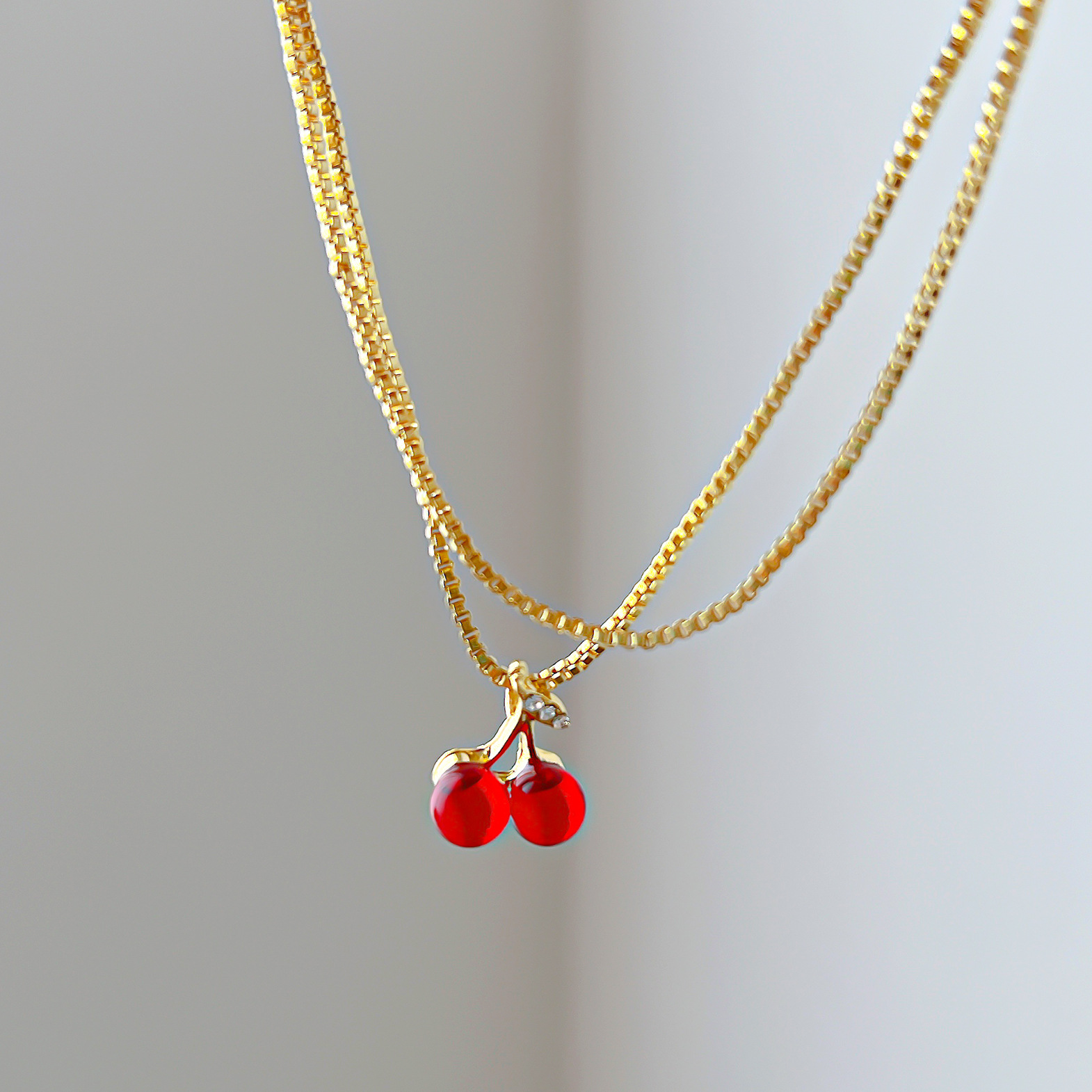 Hot-selling Red Cherry Pendant Necklace Female Niche Design Simple High-end Golden Box Chain Necklace