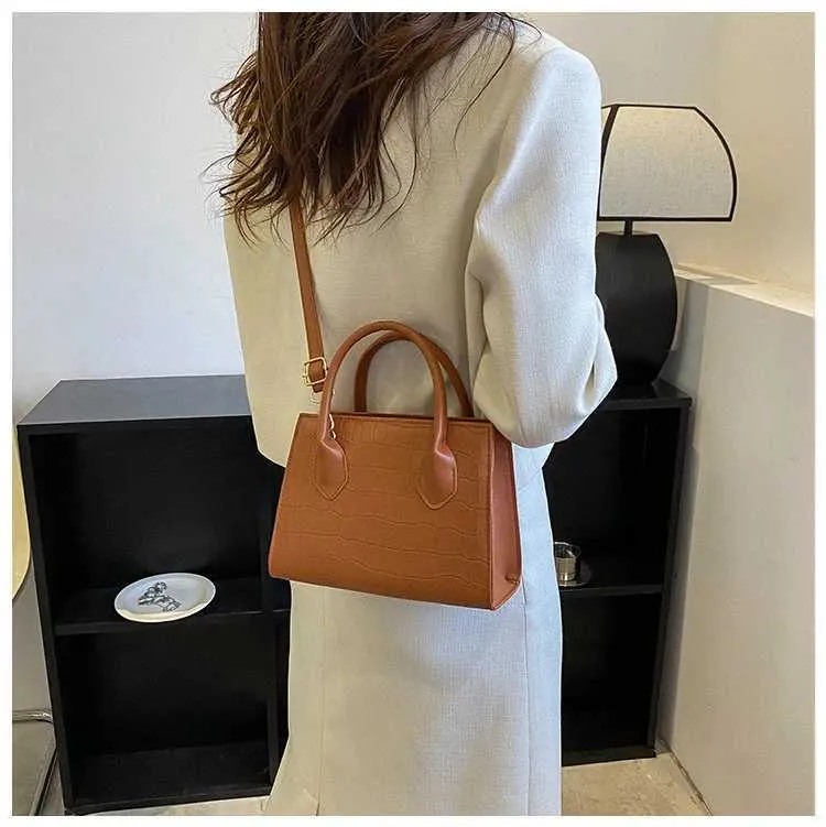 Nya fyrkantiga Crossbody-väskor för kvinnor Mode handväskor och plånböcker Dam axelväska Small Top Handle BagsC241108_voghion.com