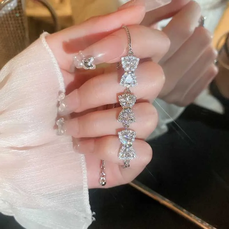 Shiny Zircon Bangle For Women, Elegant Silver Colour Bow Bracelet_voghion.com
