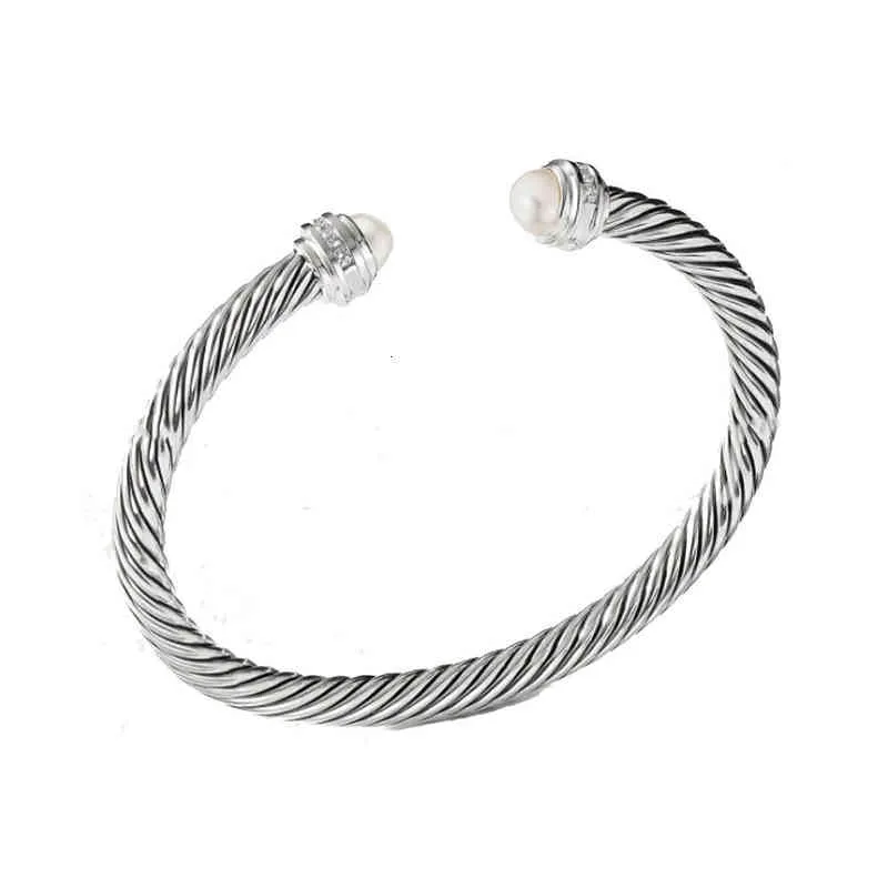 Twisted Cable Bangle Bracelet For Women Platinum Plated Jewelry_voghion.com