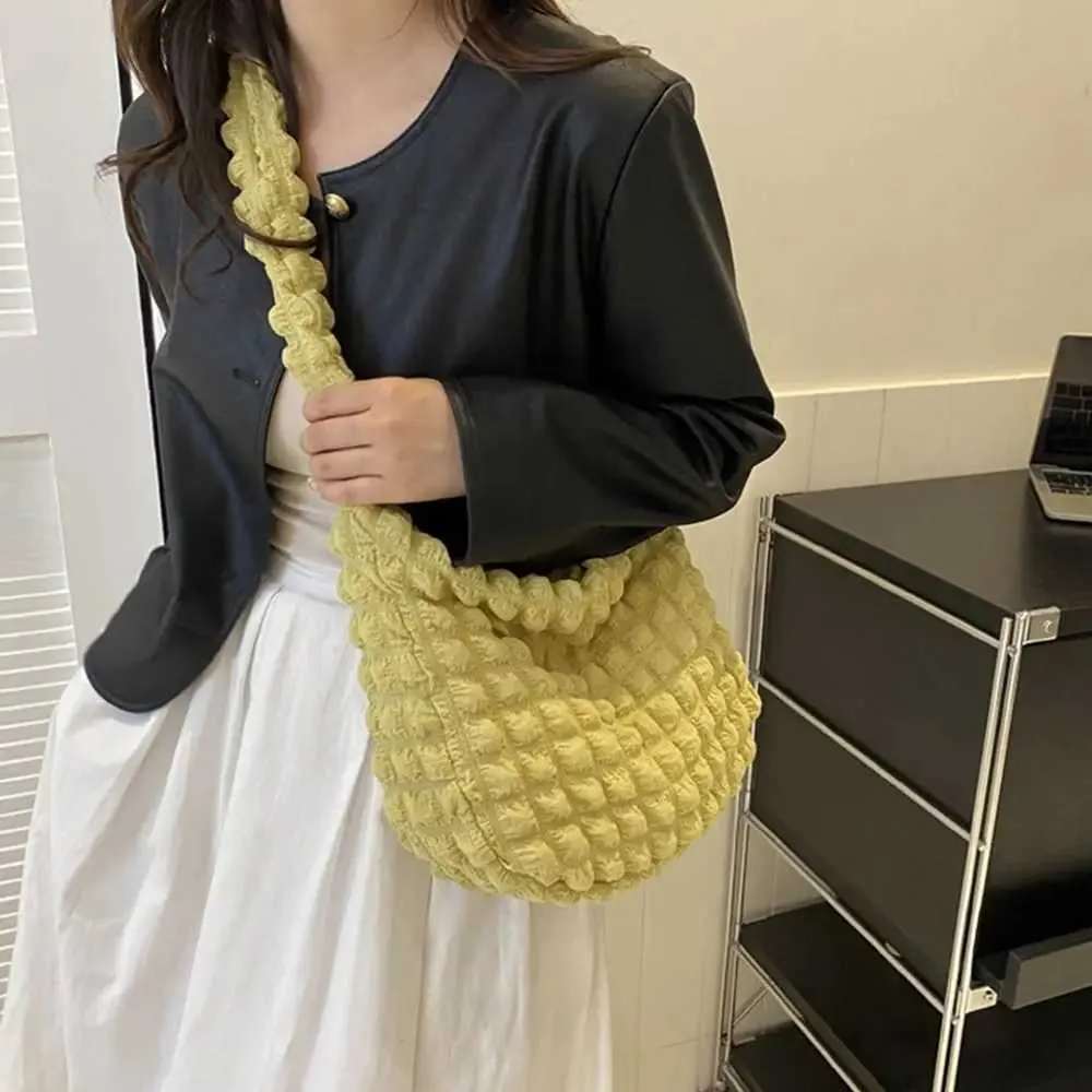 Faltige Umhängetasche für warme Schuhtaschen, plissierte Wolkenblasen, Nylon-Geldbörsen, große tragbare Handtaschen Y241026_voghion.com
