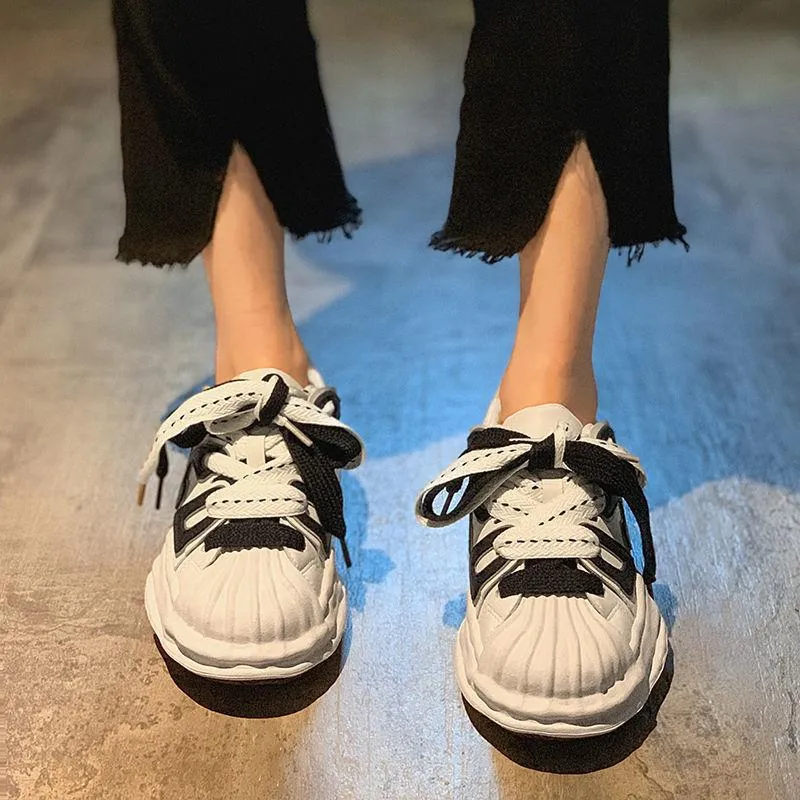 Thick Soled Round Toe Sponge Cake Heel With Dissoed Bottom Letter Skateboard For Comfortable And Versatile Sports Shoes_voghion.com
