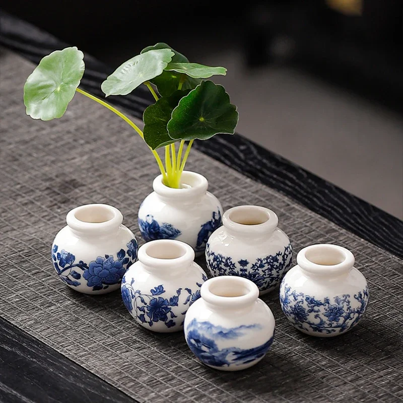 Vintage Porcelain Mini Vase Handcrafted Floral Table Ornament_voghion.com