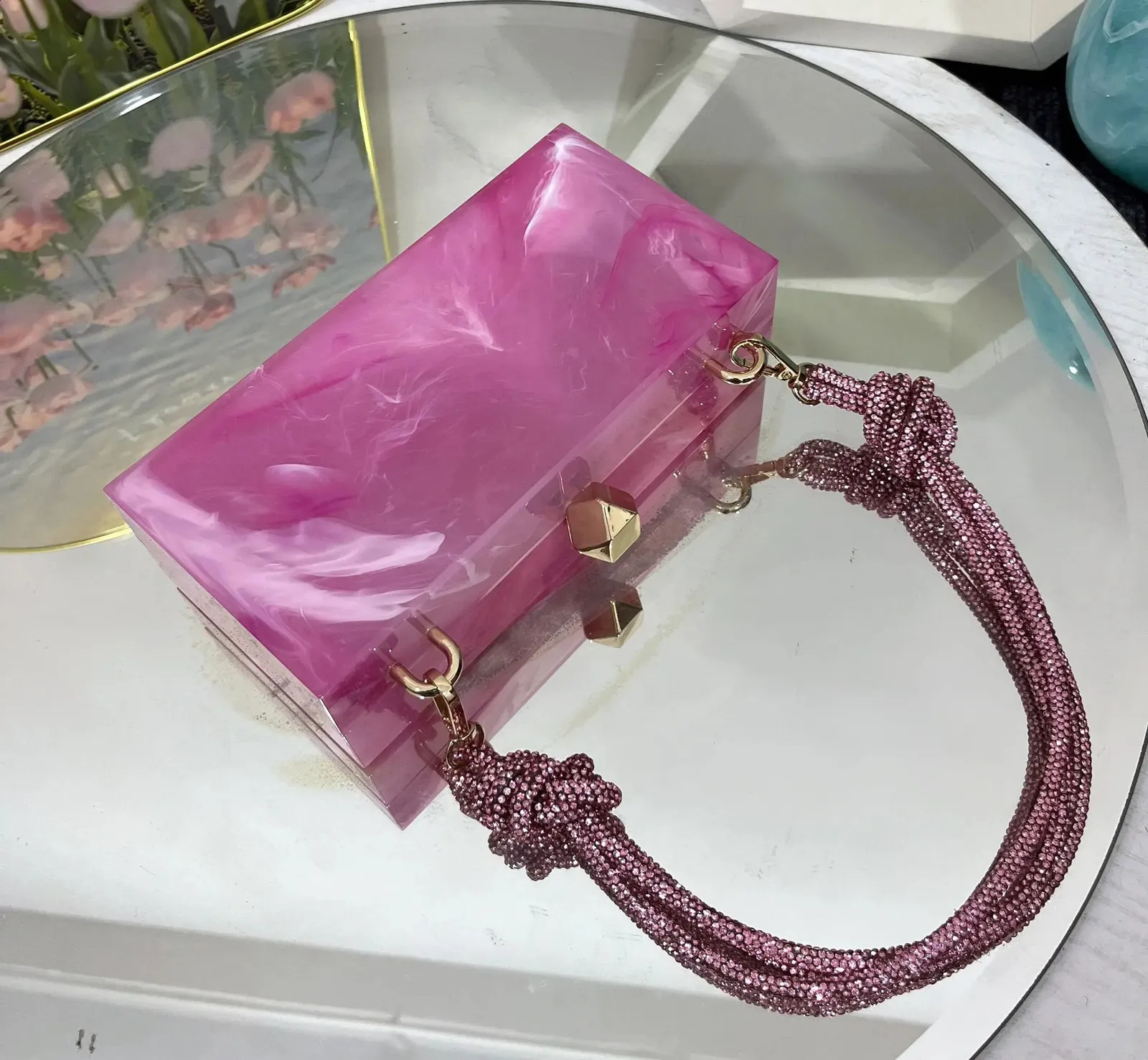 2024 Handtasche Hochwertige Abend-Dias-Kupplung Acryl Achselhöhle Quadratische Damen Geldbörse Hochzeitstasche 240907_voghion.com