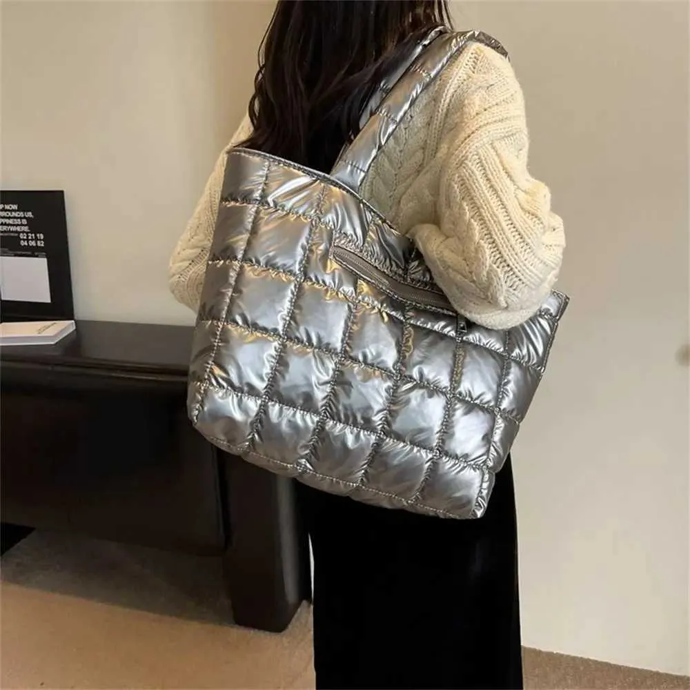 Women's Quilted Tote Bag Large Capacity Winter Shoulder Handbag_voghion.com