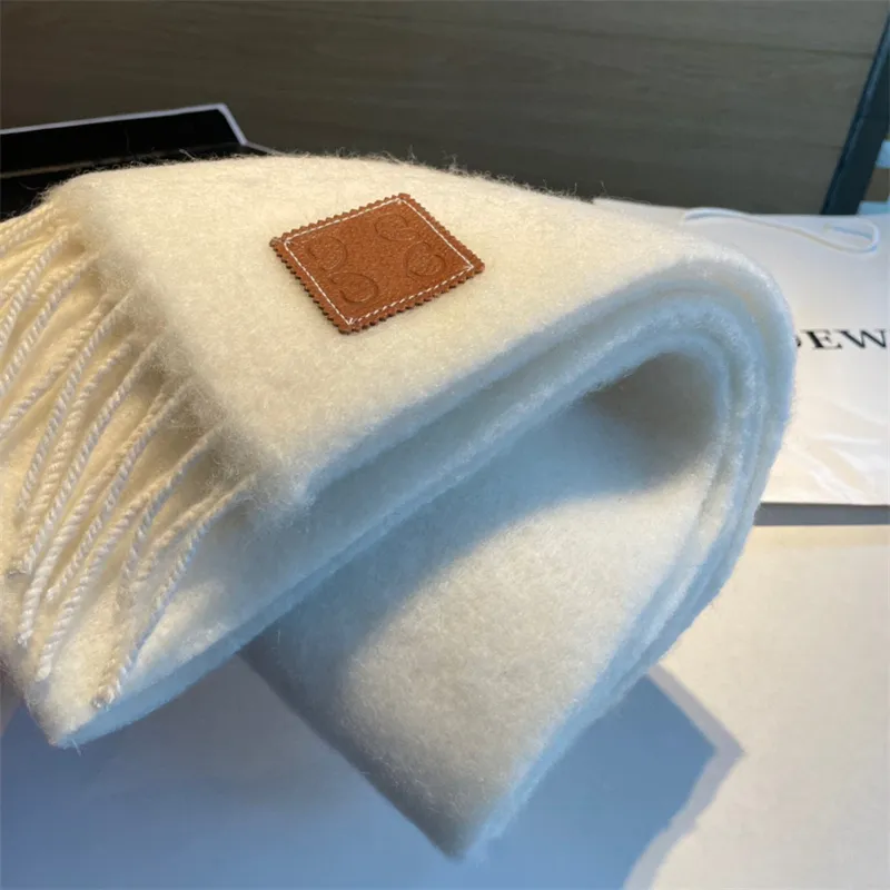 Cappelli Set Designer per 100% Cashmere Jacquard Donna Inverno Uomo Donna Sciarpa Sciarpe scialle morbide Taglia 123 * 185 con regalo_voghion.com