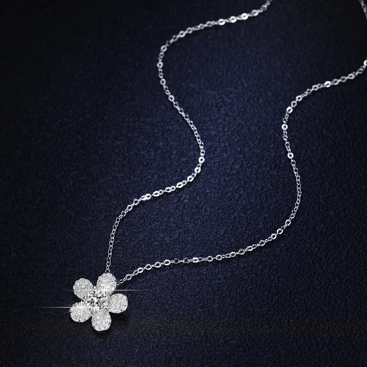Kedjor Mode Högkvalitativt S Sterling Silver Platina VVS D Färg 1 Moissanit Diamant Blomhalsband För Kvinnor Gåva_voghion.com