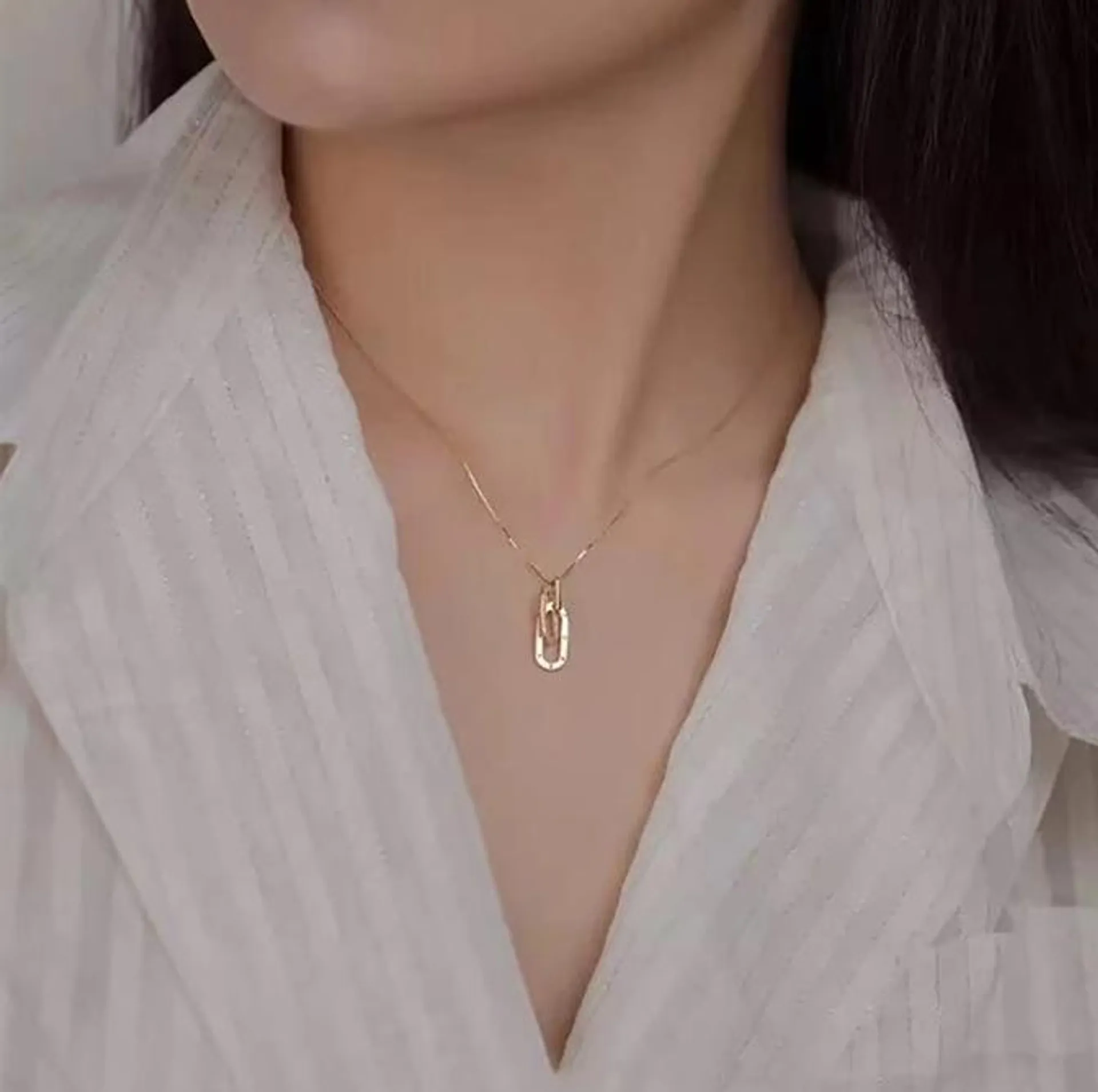 Hangerketting voor moeder en dochter met inlegwerk_voghion.com