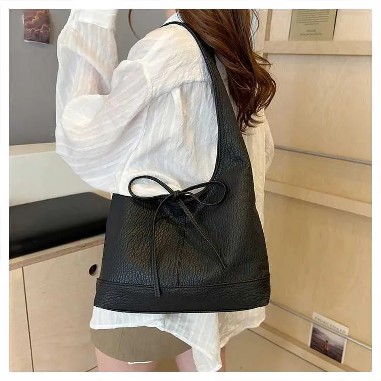 Sac à main en cuir PU solide et décontracté pour femme, sacoche à bandoulière polyvalente pour les déplacements quotidiens, grande capacité, sous les bras_voghion.com
