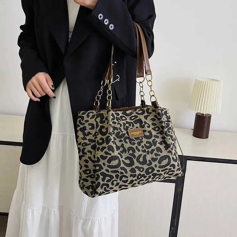 Leopard Print Handbag Shoulder Tote Bag Retro Style For Women_voghion.com