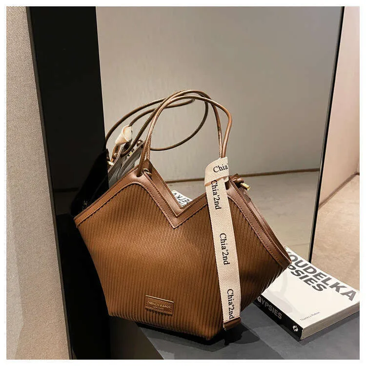Elegante dames schoudertas en tote handtas voor dagelijks gebruik_voghion.com