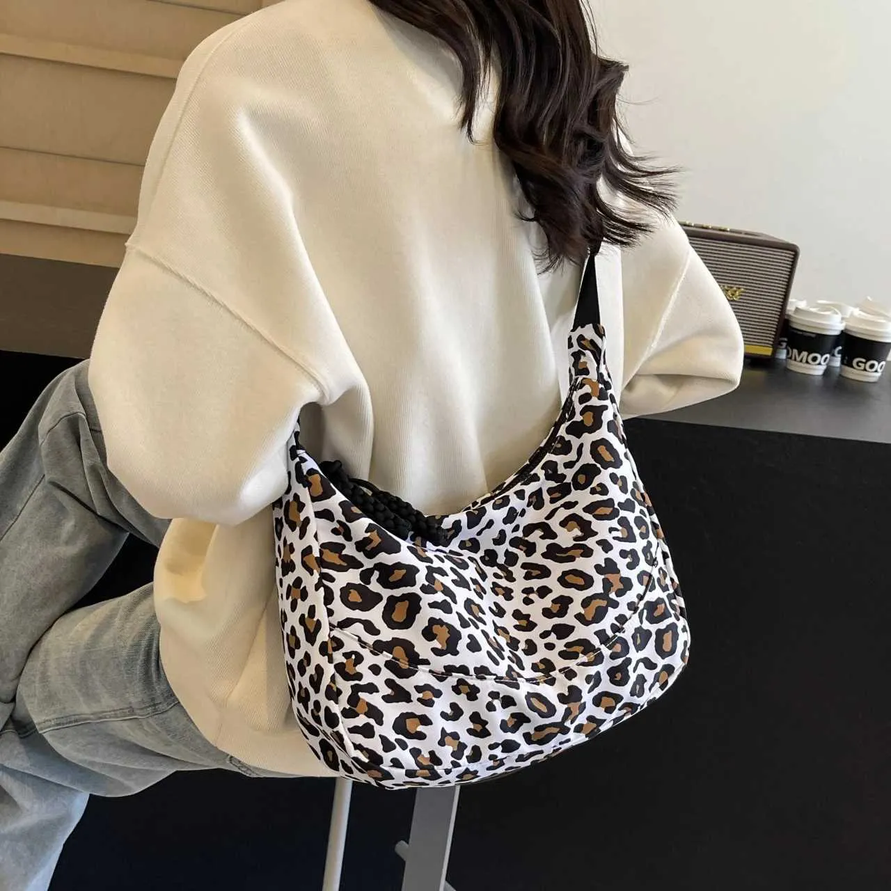 Autumn/Winter large capacity commuter leopard print crossbody Womens canvas fashion casual shoulder dumpg bag_voghion.com