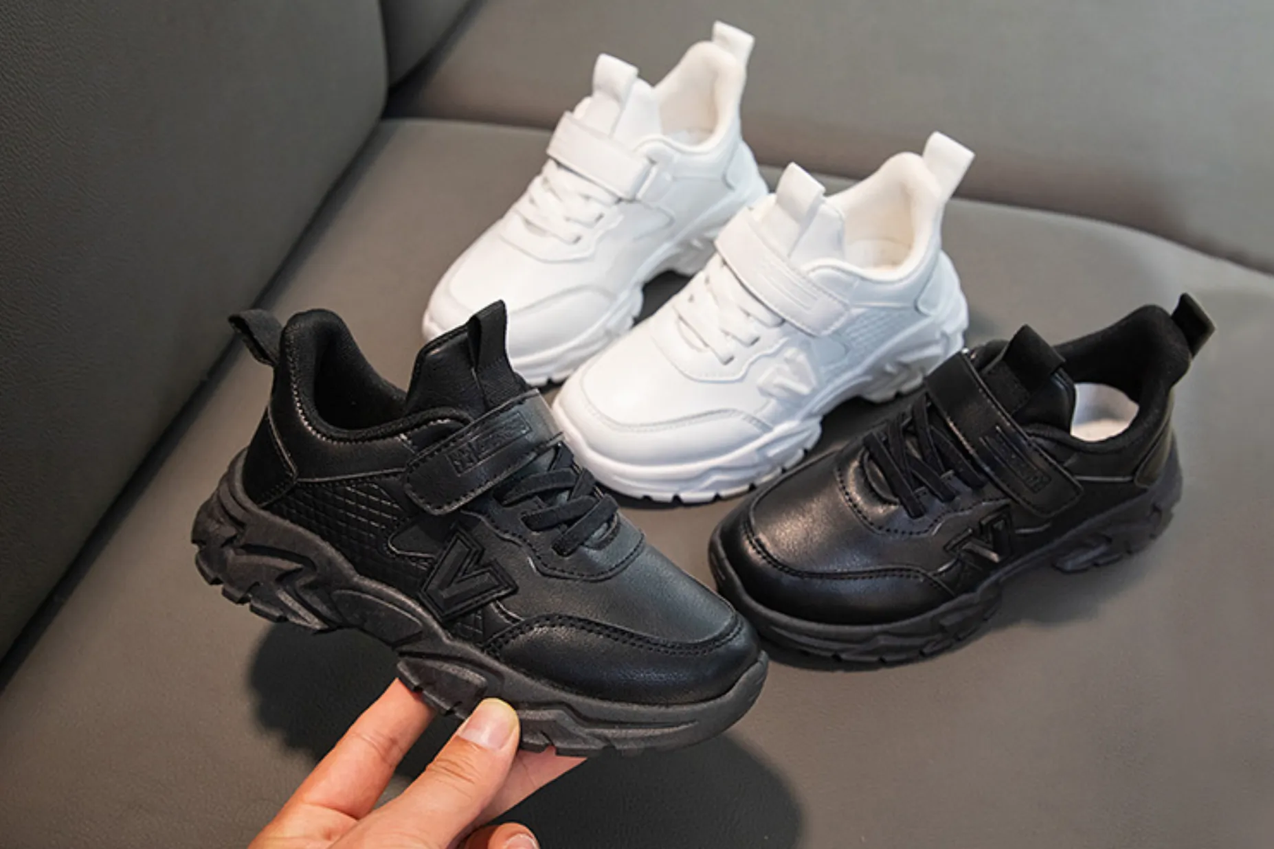 Chaussures de sport en cuir noir pour jeunes garçons et filles Campus Outdoor Kids Baskets légères Happysteps Classic White_voghion.com