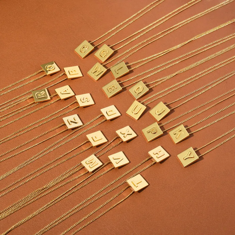 Collane con ciondolo di design a blocchi d'oro per donne e ragazze, catena a maglie con girocollo corto, collana con lettere, bel commercio all'ingrosso di gioielli_voghion.com
