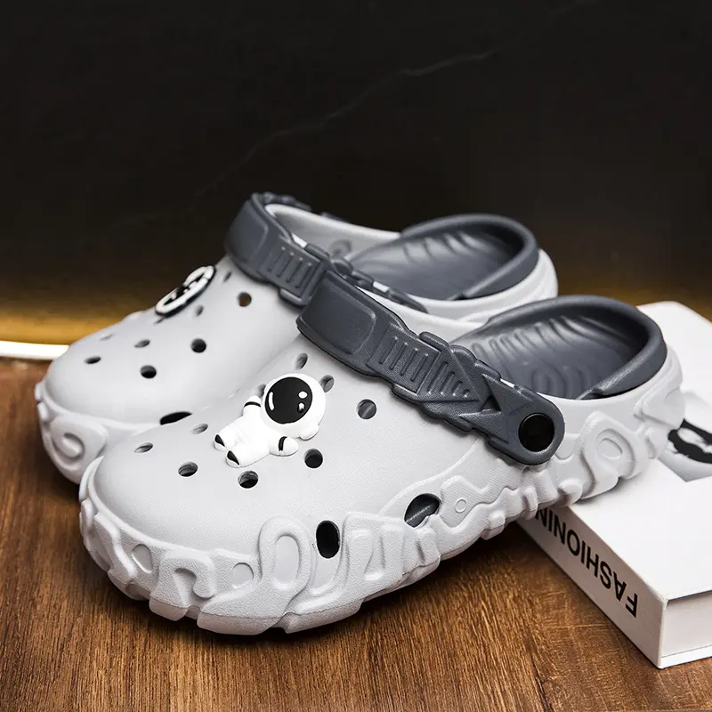 Two-color Hole Sandals For Men Lightweight Comfortable Slippers_voghion.com