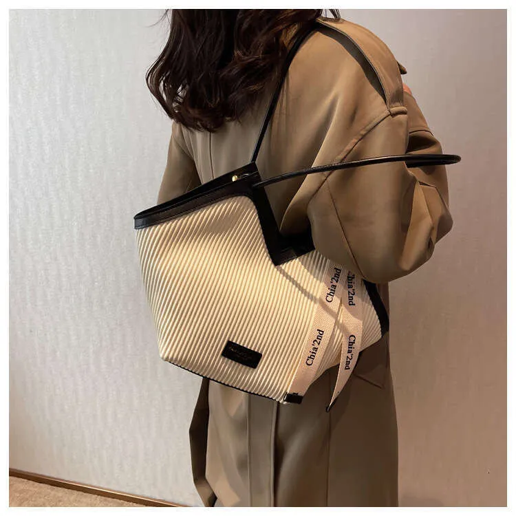 Elegante dames schoudertas en tote handtas voor dagelijks gebruik_voghion.com