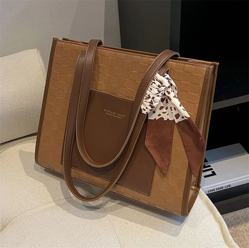 Designer Shoulder Handbags: Elegant Women's Tote - Large Capacity Commuter Bag For Work & Travel_voghion.com