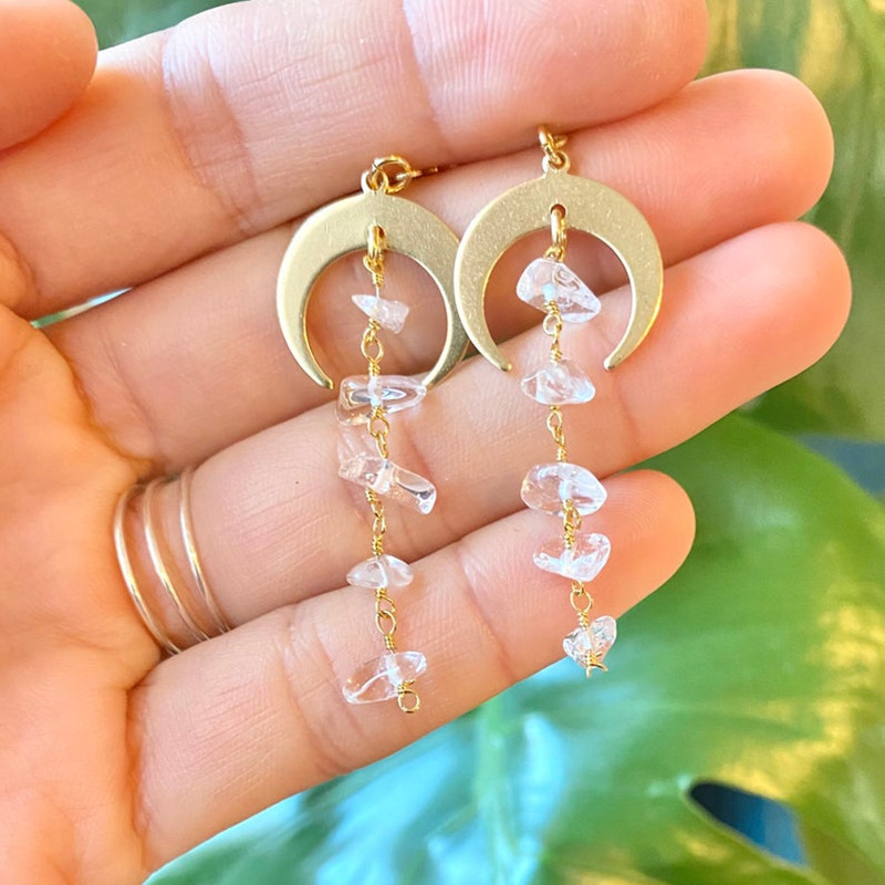 Nuevos pendientes coreanos de venta caliente transfronterizos, pendientes de borlas de columna hexagonal de cristal asimétrico de moda, pendientes con ganchos para las orejas_voghion.com