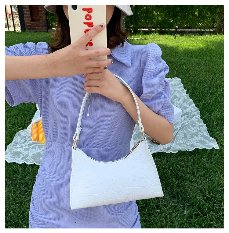 Fashion Exquisite Shopping Bag Retro Casual Tote Shoulder Bags Female Leather Solid Color Chain Handbag for Women 241120_voghion.com