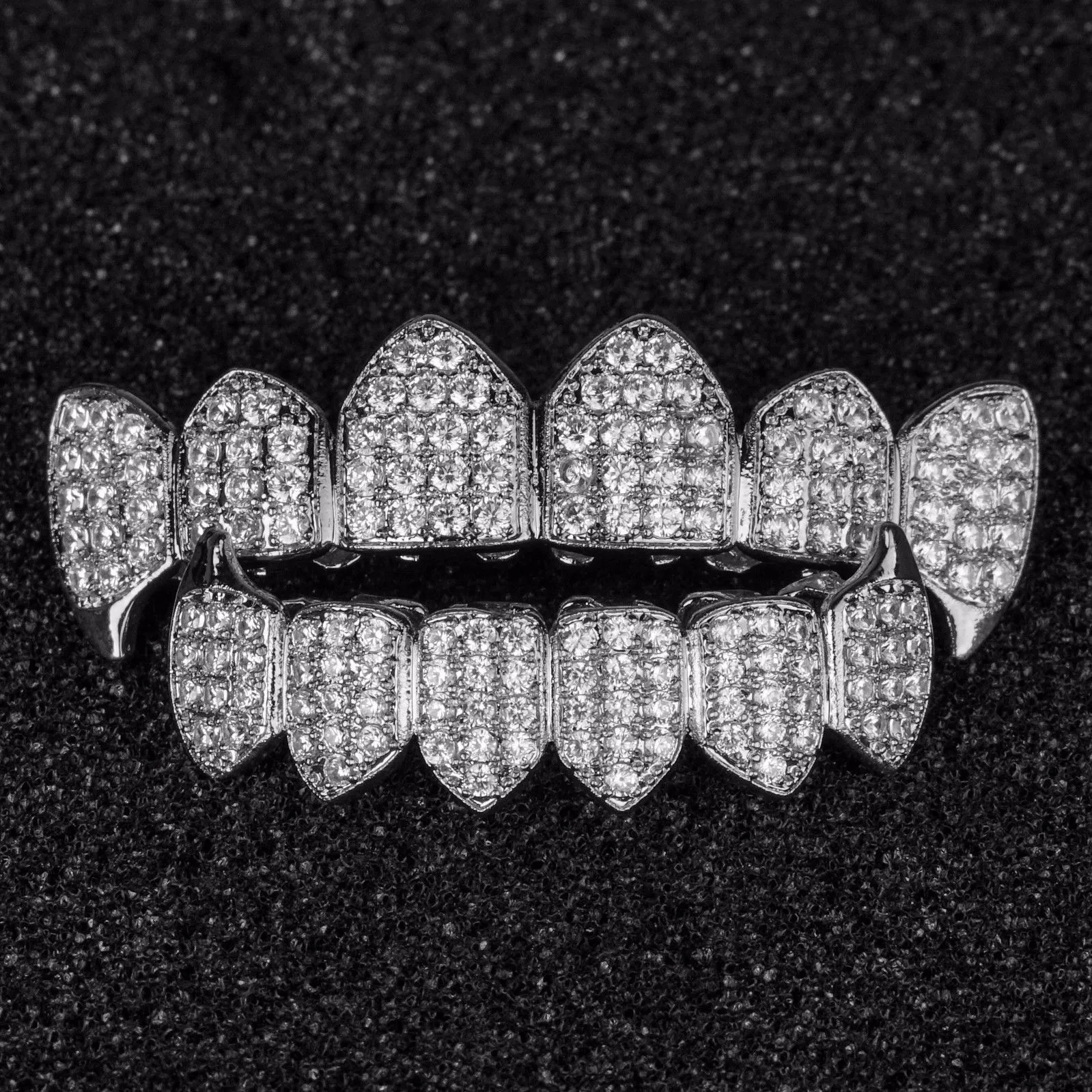 Vergoldetes Kupfer Hip Hop Iced Out Vampirzähne Fang Grillz Dental Mundgrills Zahnspangen Zahnkappe Rock Rapper Schmuck_voghion.com