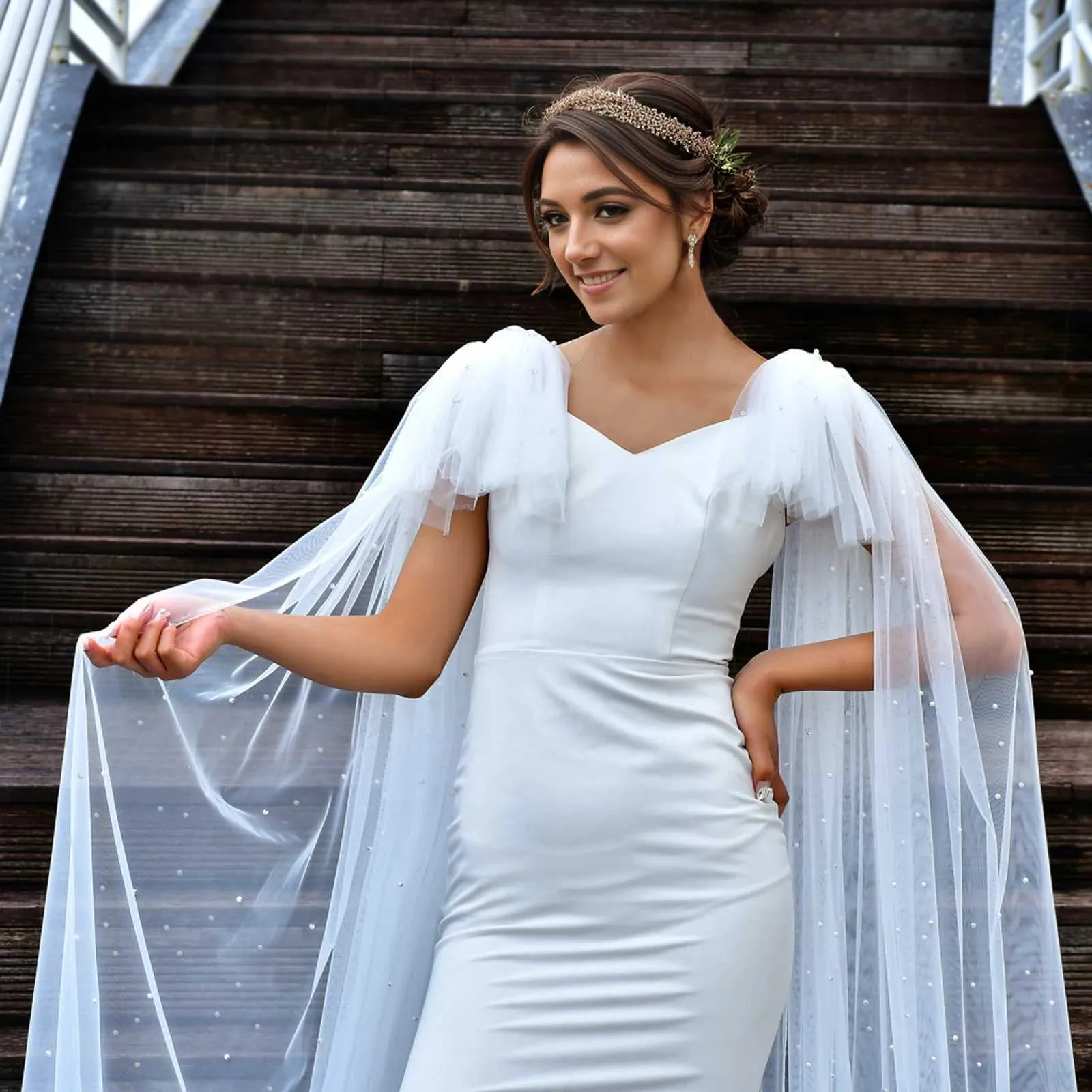 Haarsieraden MZB22 Elegante bruidssluier met vleugels Sexy haltercape met parels Trouwmantel Bolero Plus-size damesfeest_voghion.com