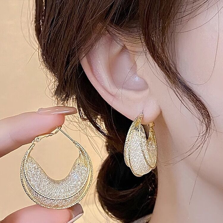 Boucles d'oreilles pendantes classiques maille fine scintillante_voghion.com