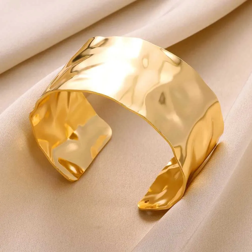 Charm Bracelets Classic Wrinkle Texture Openning Bangle For Women Exquisite Cuff Bracelet Gold Color Stainless Steel_ipsvogv.com