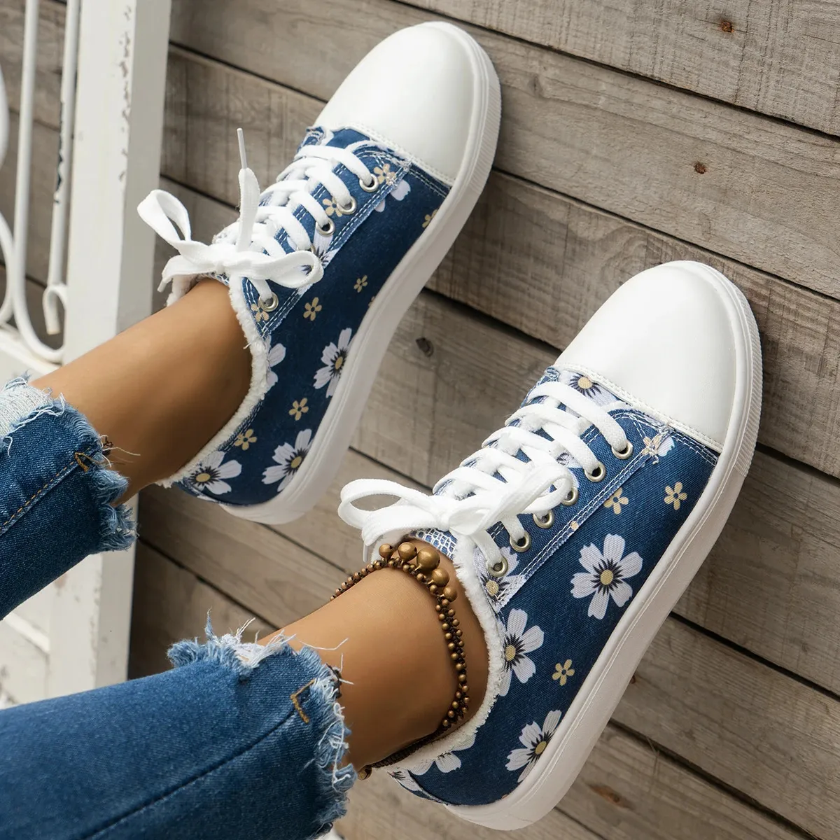 Women's Retro Floral Print Canvas Sneakers For Daily Comfort_voghion.com