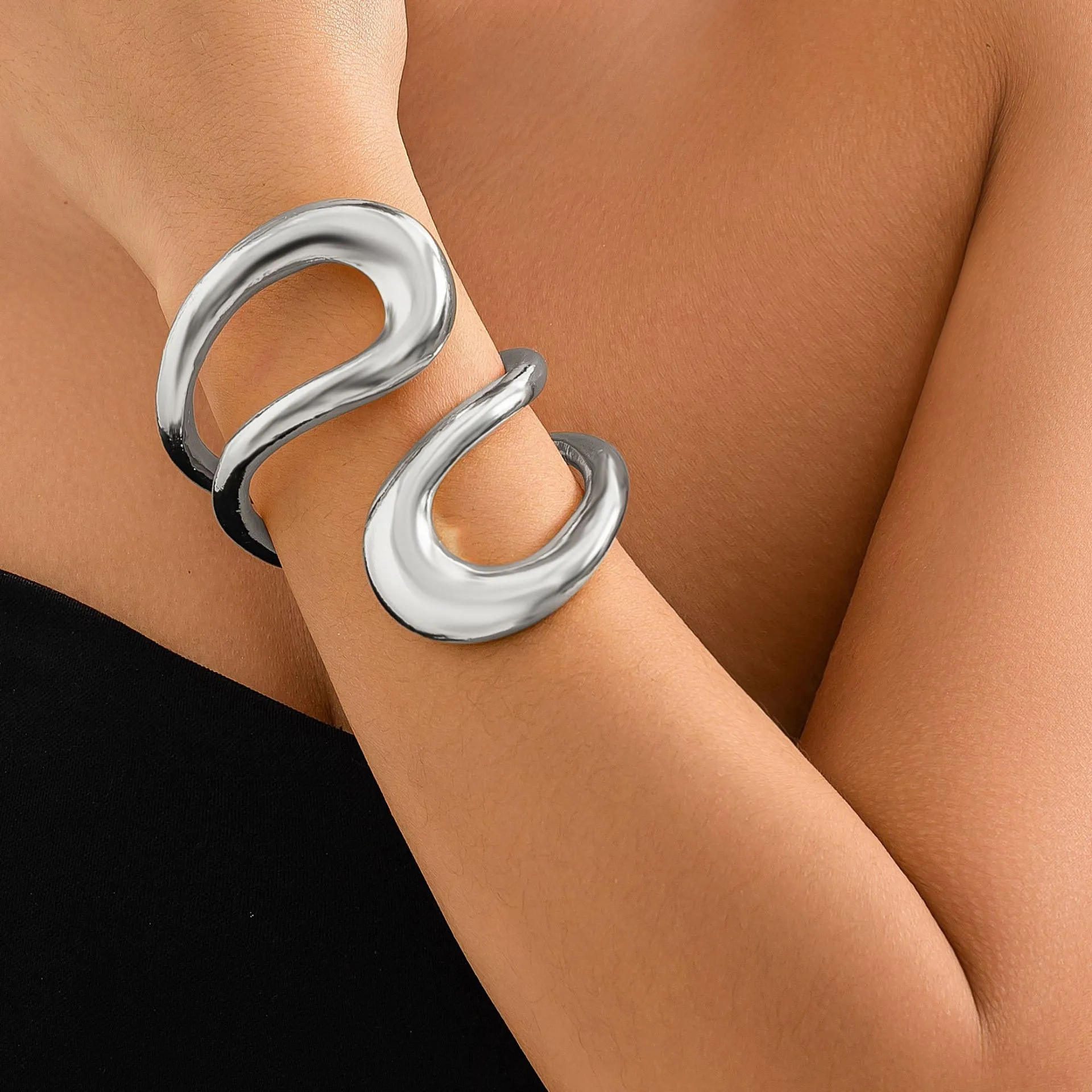 Set collana choker e bracciale in metallo oro stile punk_voghion.com