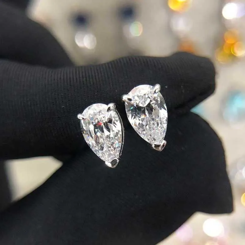 Σκουλαρίκια OEVAS Classic 100% Sterling Sier Pear Created Moissanite Gemstone Studs από λευκόχρυσο, κοσμήματα χονδρικής G0923_voghion.com
