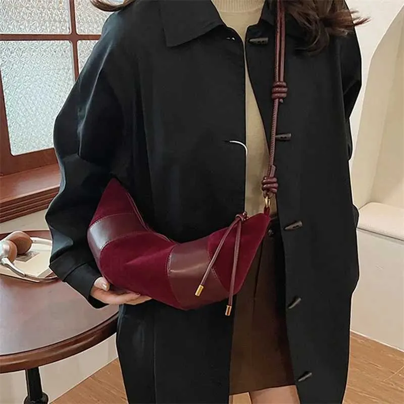 Női Vintage Félhold Crossbody Táska Kis Válltáska Hosszú Pánttal C241217_voghion.com