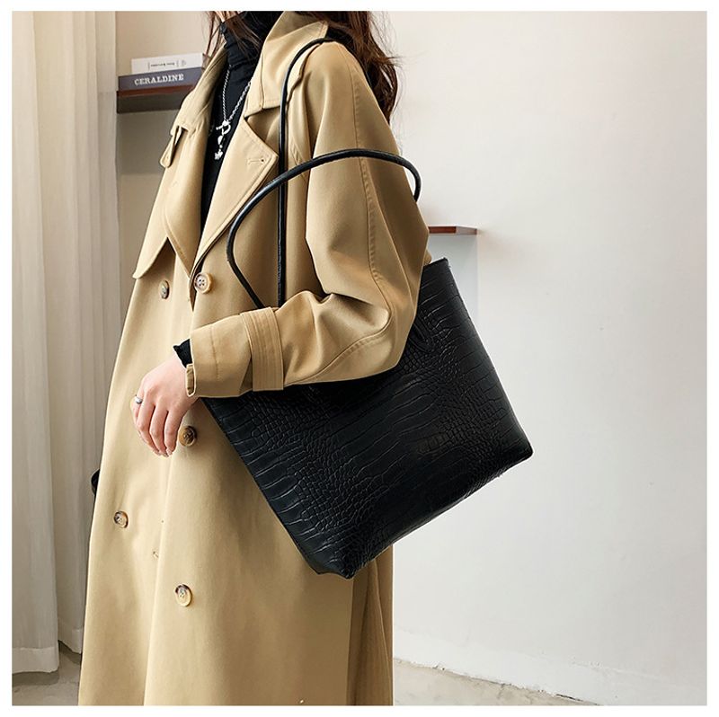 Modello coccodrillo tinta unita per donna 2024 nuova tendenza moda tempo libero semplice grande capacità borsa a tracolla monospalla_voghion.com