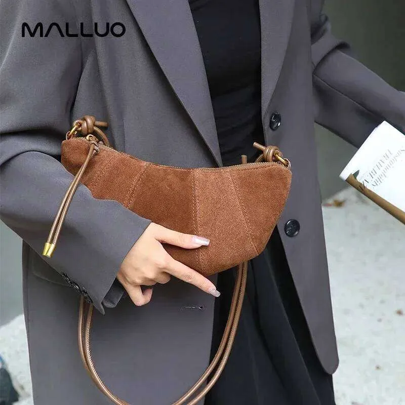 Women's Leather Crossbody Bag: Designer Style Shoulder Bag For Everyday Use_voghion.com