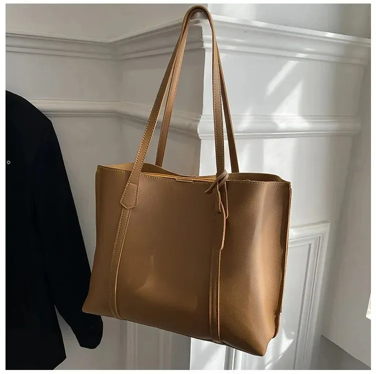 1PC black minimalist large capacity soft leather tote casual versatile shoulder bag 240822_voghion.com