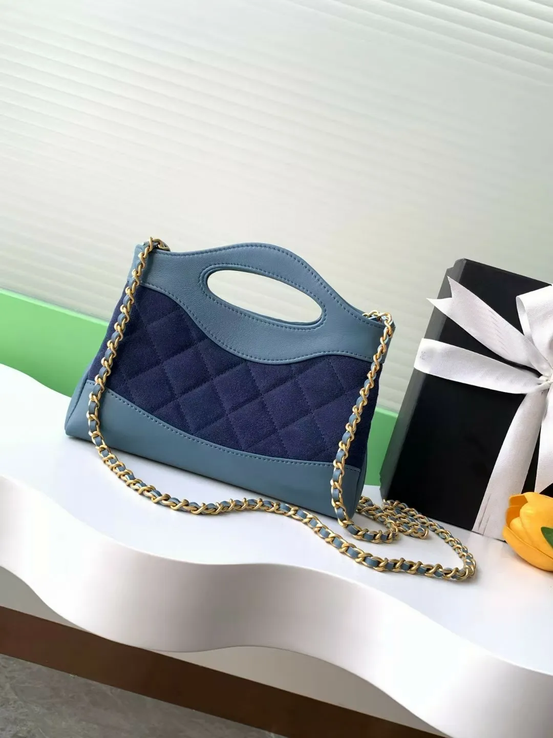Designer Shoulder Handbags: Classic Oval Handle Clutch With Dia Pattern Lambskin Leather, Gold-Tone Hardware, Chain_voghion.com