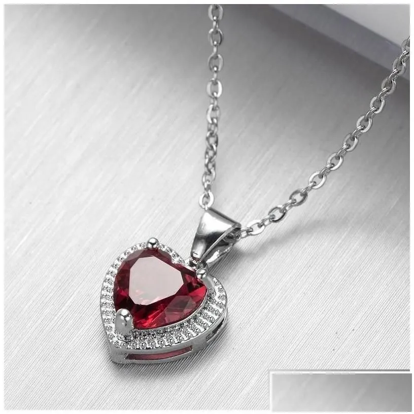 Pendant Necklaces Diamond Heart Necklace Stainelss Steel Chain Women Girls Red Green Crystal Fashion Jewelry Will And_voghion.com