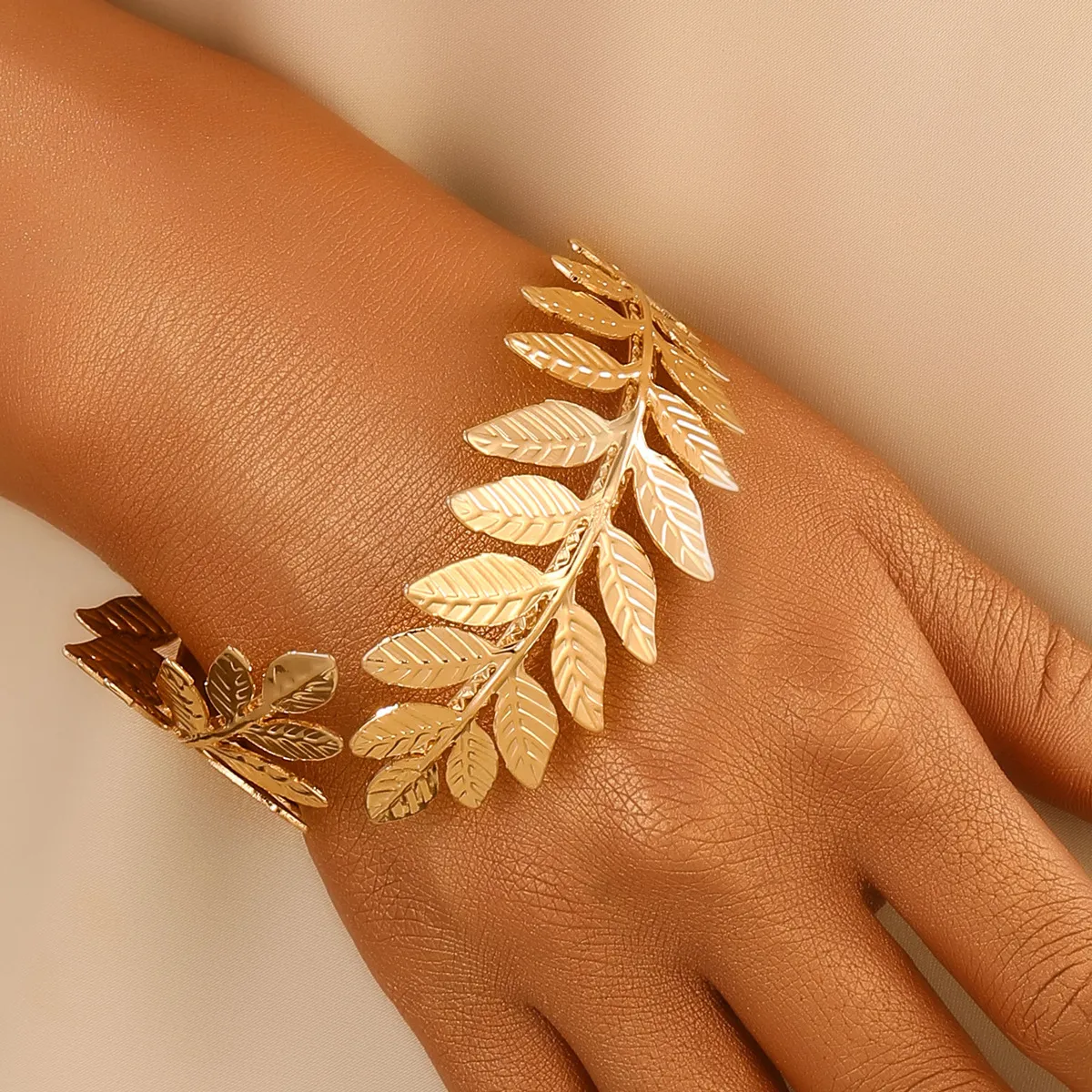 Vintage Leaf Bangle Bracelet For Women And Men Creative Jewelry_voghion.com
