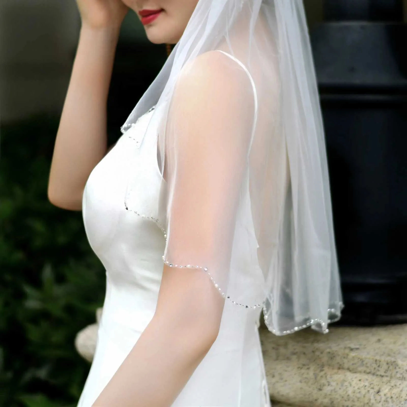 Hair Jewelry Short Wedding Veils Rhinestones Bridal Veil Crystal Beaded Bead Edge 60CM with Comb Bachelorette Party_voghion.com