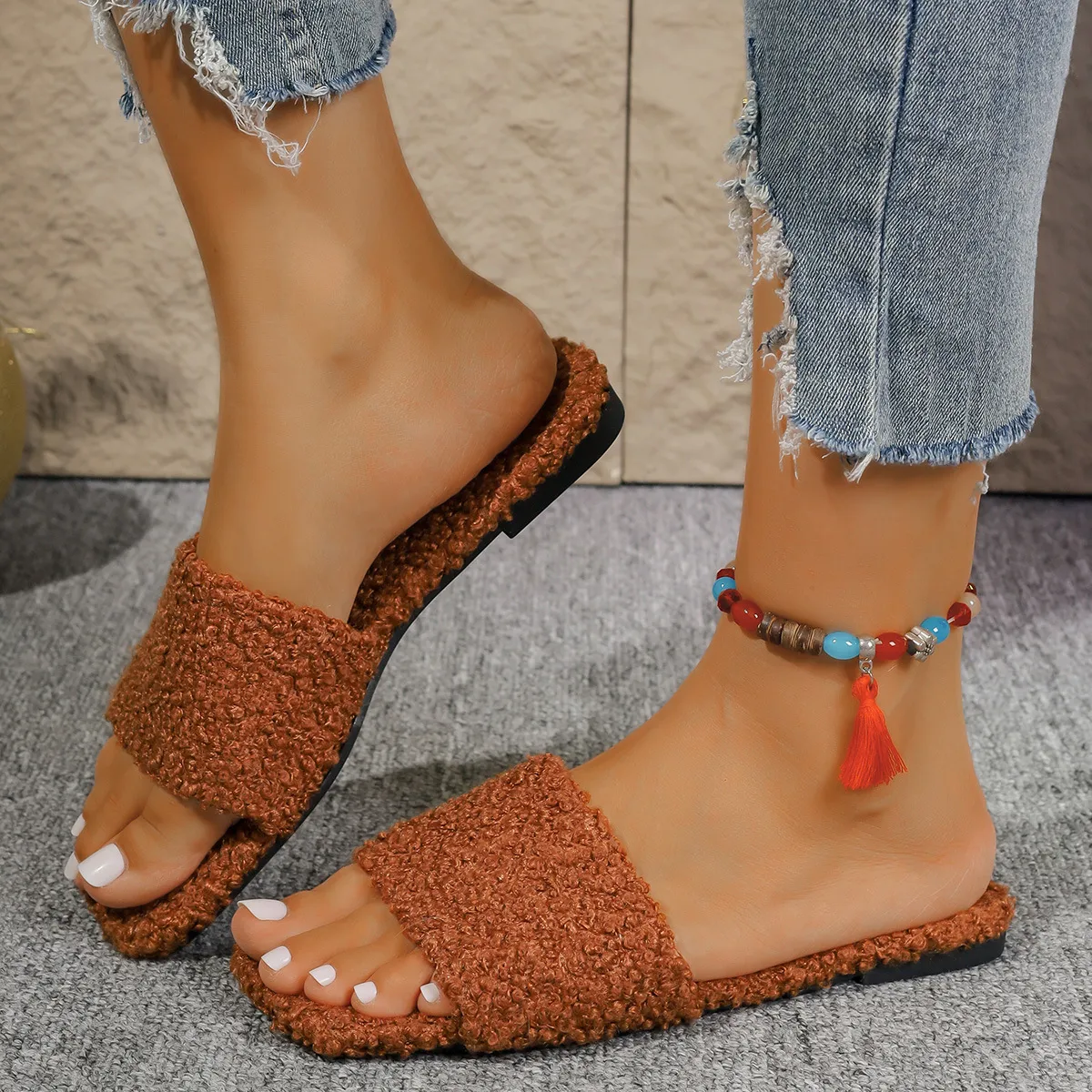 2024 Autumn/Winter New Large Women's Flat One Word Home Woolen Slippers_voghion.com