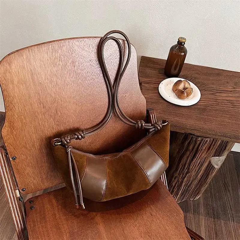 Női Vintage Félhold Crossbody Táska Kis Válltáska Hosszú Pánttal C241217_voghion.com