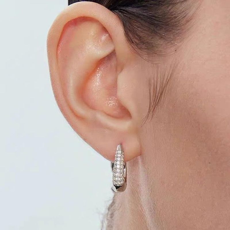 Pavé Original design, elegant and urious earrings_voghion.com