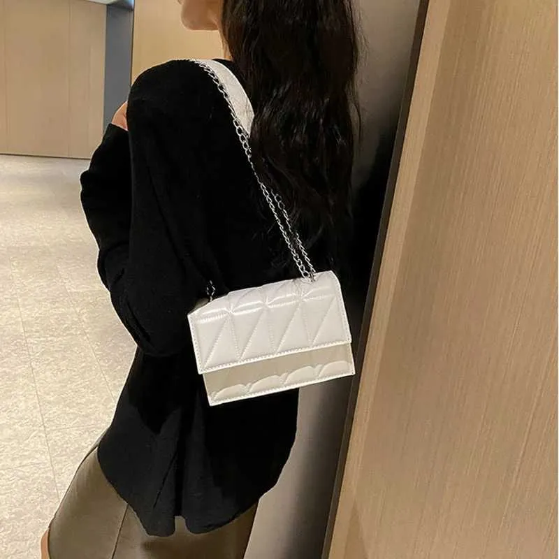 Borsa a spalla designer da donna, borsa a mano in ecopelle con catena_voghion.com