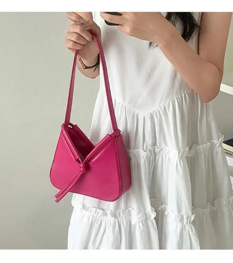 Triangle Shoulder Bag Women Leather Foldable Small Crossbody Bag_voghion.com