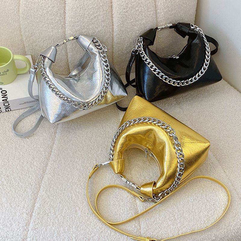 Tragbare kleine Tasche in Silber mit personalisiertem Nischendesign. Neue modische Mini-Umhängetasche aus PU im_voghion.com