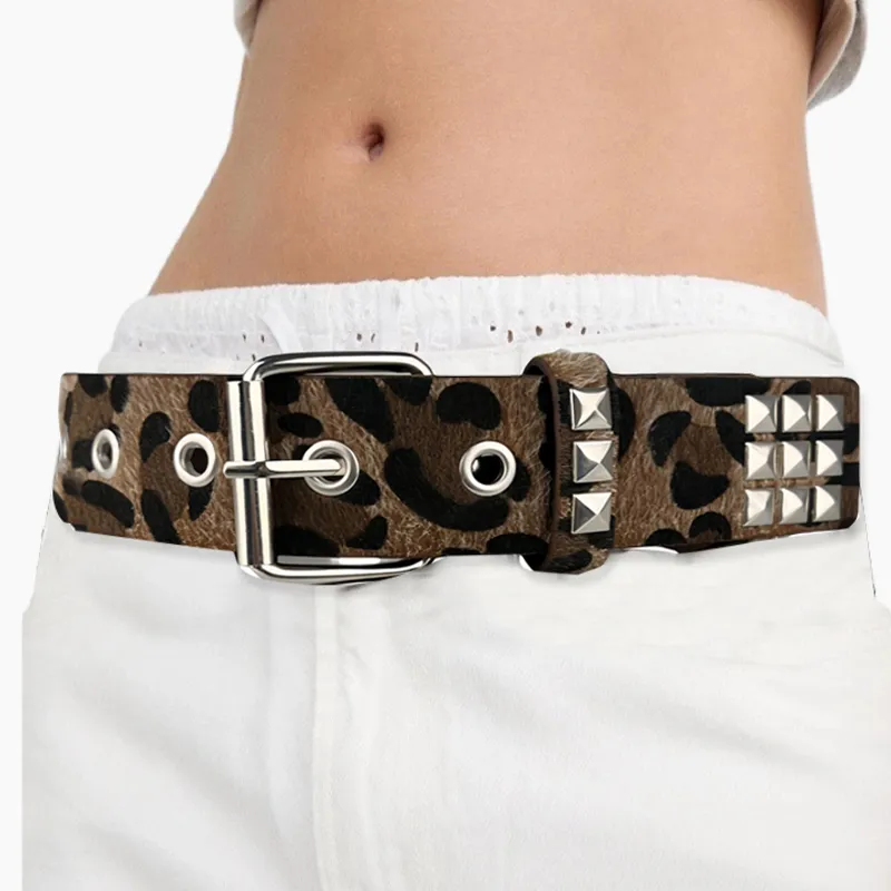 Refined Chic Buckle Accessory Featuring A Lustrous Finish_voghion.com