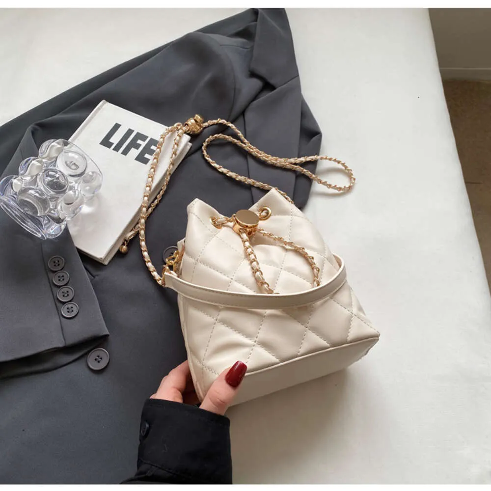 2024 Neue Damen Handba Crossbody Ba Kette Innovatives Design Mode Vielseitig Natürlicher Minimalistischer Stil Kostenlos_voghion.com