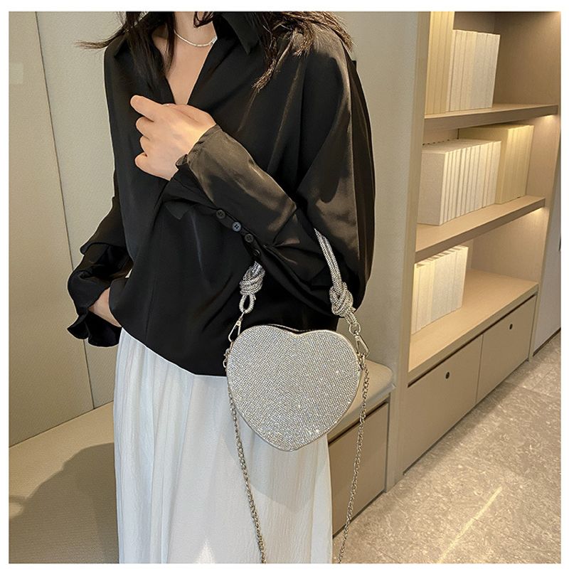 Andralyn Modische Love Modische, vielseitige Umhängetasche 2024 Neue Taschen Bankett Diamond Unterarmtasche für Damen_voghion.com