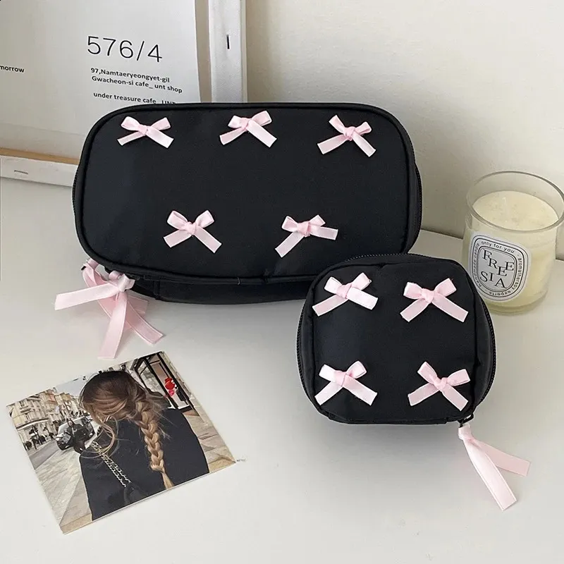 X Simple Bow Noir Maquillage Portable Sac de Rangement à Fermeture Éclair Crayon Organisateur Cosmétique Voyage Trousse de Toilette Sac à Main Cadeau_voghion.com